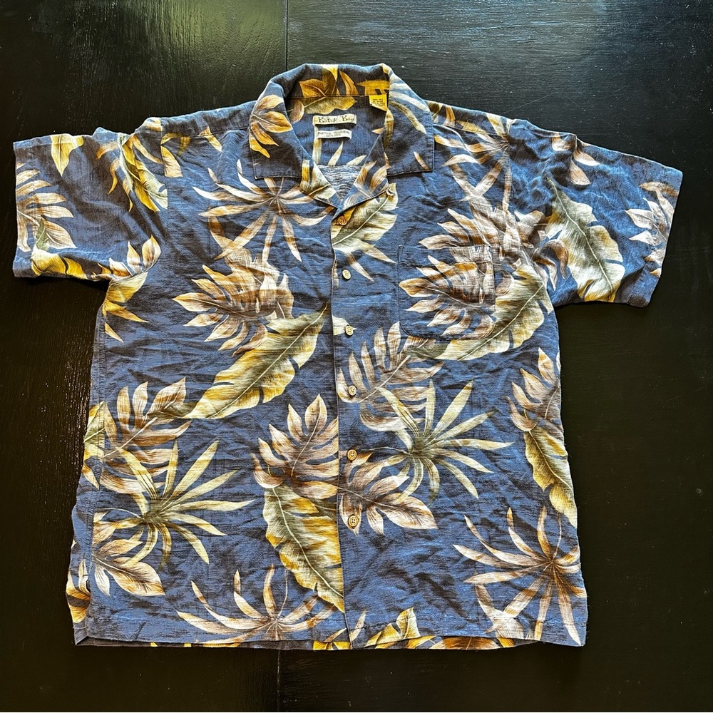 Batik Bay Large 100% Silk Blue and Tan Leaf Print Shirt Short Sleeve Button Down